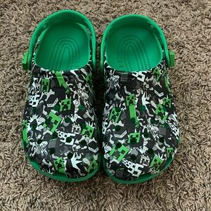 LIKE NEW!!! Kids Minecraft Crocs!!
